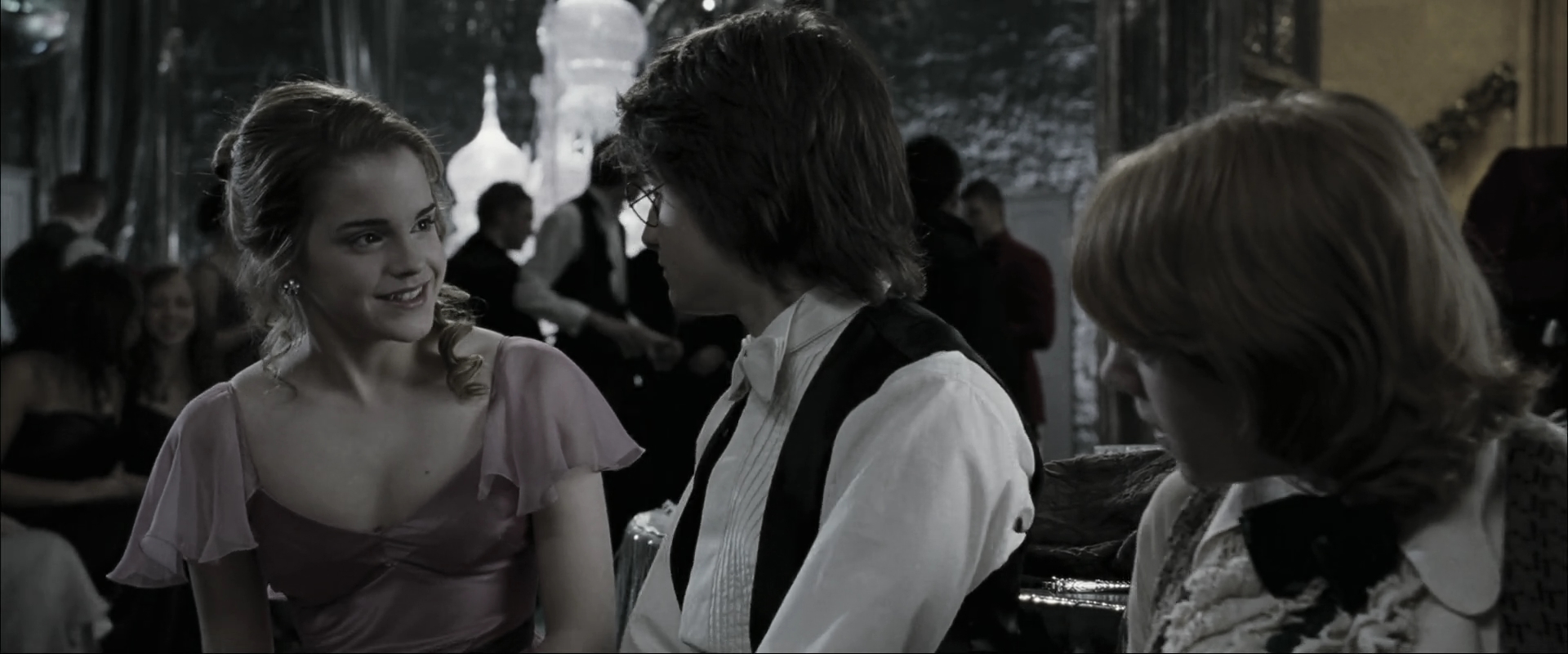 EmmaWatsonFan_dot_nl-HarryPotterAndTheGobletOfFire4673.jpg EmmaWatsonFan_dot_nl-HarryPotterAndTheGobletOfFire4673.jpg