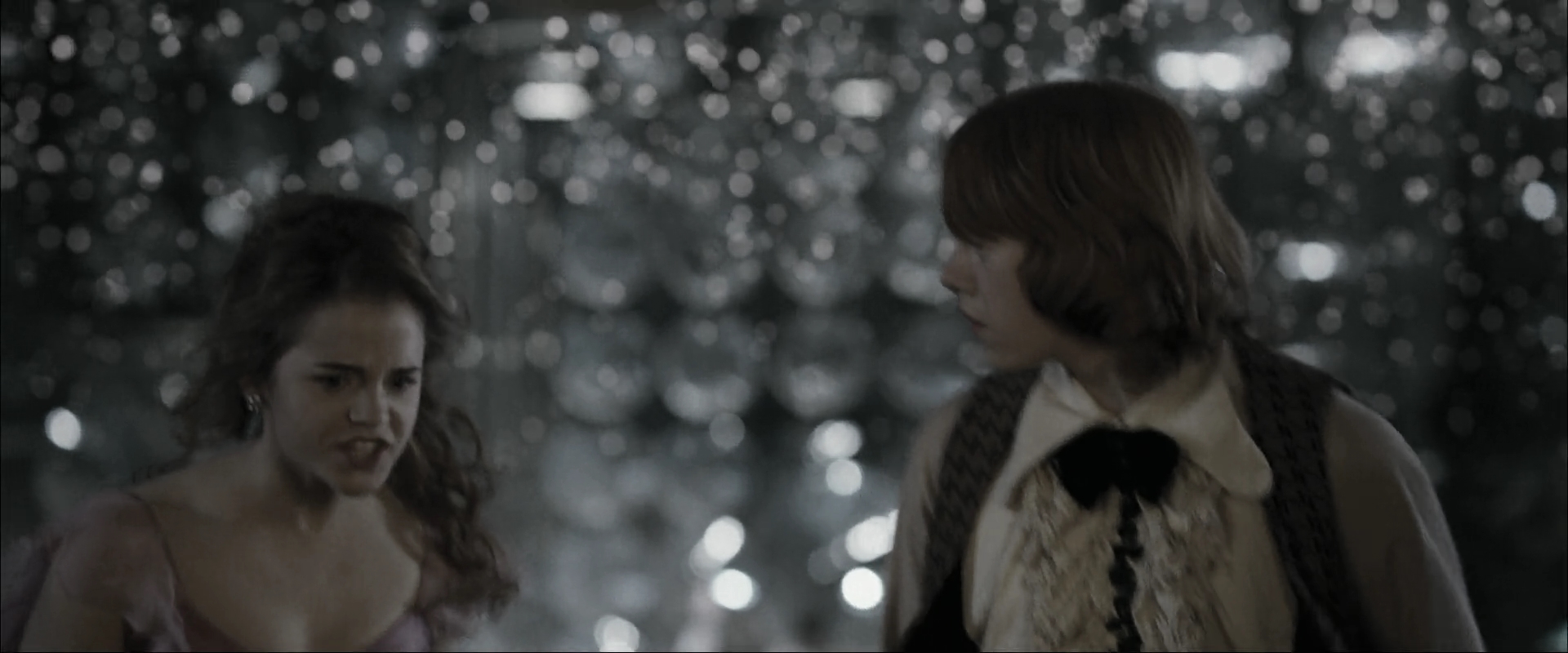 EmmaWatsonFan_dot_nl-HarryPotterAndTheGobletOfFire4730.jpg EmmaWatsonFan_dot_nl-HarryPotterAndTheGobletOfFire4730.jpg