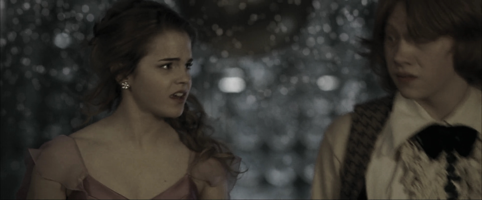 EmmaWatsonFan_dot_nl-HarryPotterAndTheGobletOfFire4731.jpg EmmaWatsonFan_dot_nl-HarryPotterAndTheGobletOfFire4731.jpg