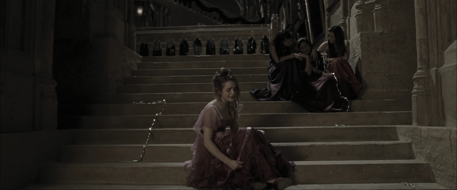 EmmaWatsonFan_dot_nl-HarryPotterAndTheGobletOfFire4763.jpg EmmaWatsonFan_dot_nl-HarryPotterAndTheGobletOfFire4763.jpg