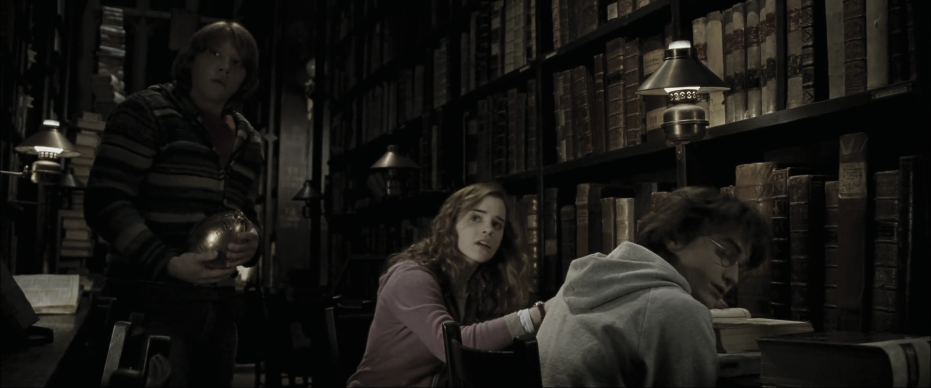 EmmaWatsonFan_dot_nl-HarryPotterAndTheGobletOfFire5183.jpg