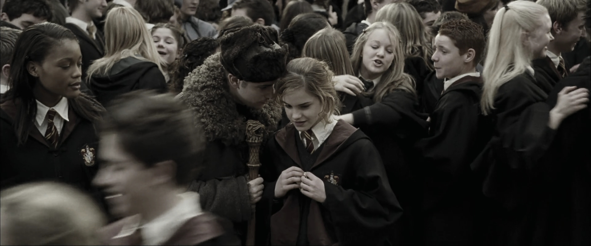 EmmaWatsonFan_dot_nl-HarryPotterAndTheGobletOfFire8333.jpg EmmaWatsonFan_dot_nl-HarryPotterAndTheGobletOfFire8333.jpg