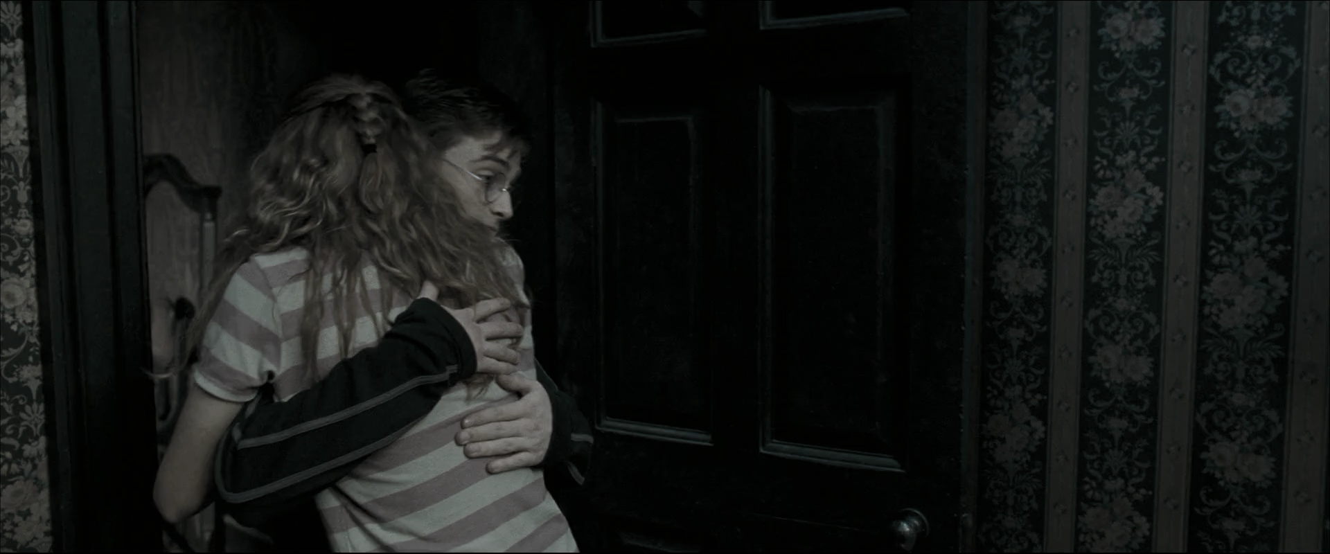 EmmaWatsonFan_dot_nl-HarryPotterAndTheOrderOfThePhoenix0749.jpg