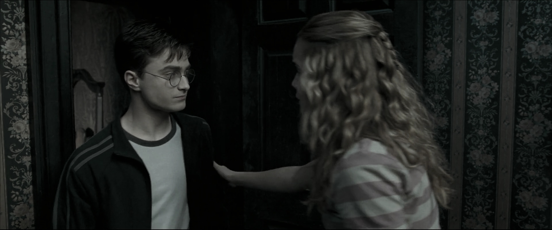 EmmaWatsonFan_dot_nl-HarryPotterAndTheOrderOfThePhoenix0754.jpg