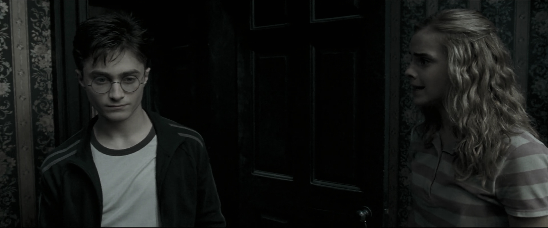 EmmaWatsonFan_dot_nl-HarryPotterAndTheOrderOfThePhoenix0766.jpg EmmaWatsonFan_dot_nl-HarryPotterAndTheOrderOfThePhoenix0766.jpg