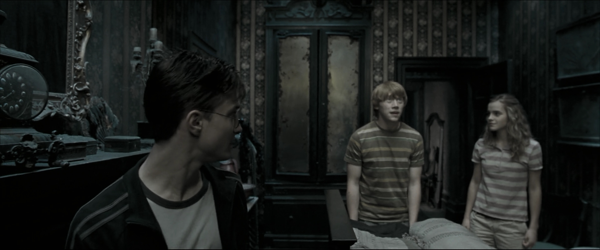 EmmaWatsonFan_dot_nl-HarryPotterAndTheOrderOfThePhoenix0775.jpg