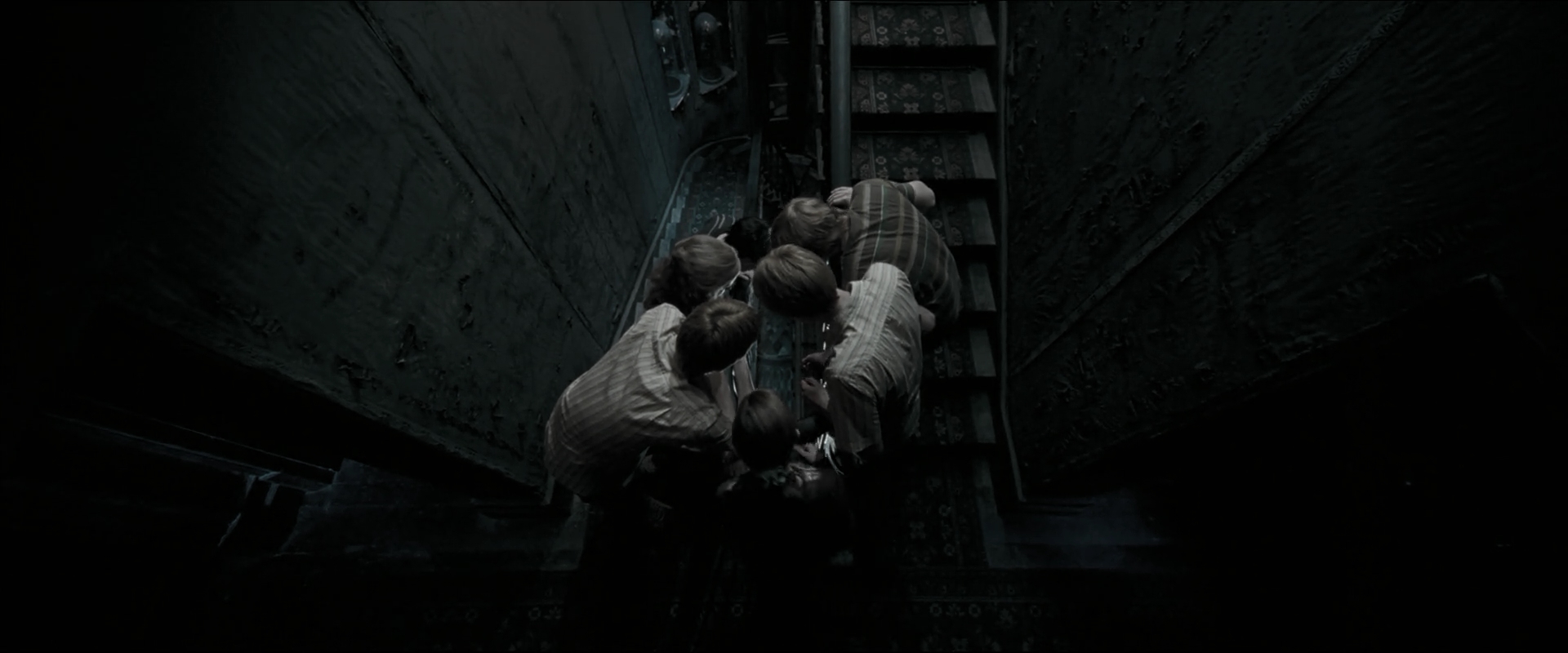 EmmaWatsonFan_dot_nl-HarryPotterAndTheOrderOfThePhoenix0836.jpg