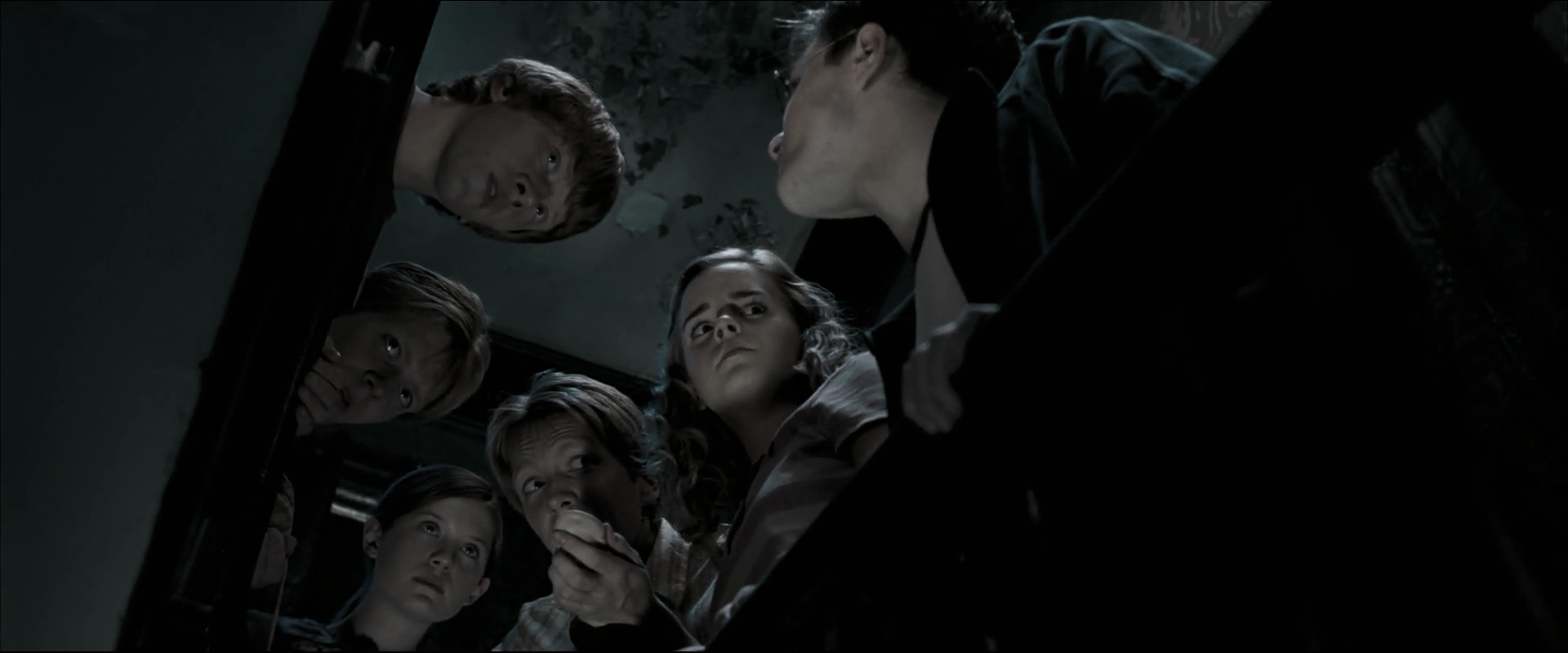 EmmaWatsonFan_dot_nl-HarryPotterAndTheOrderOfThePhoenix0845.jpg