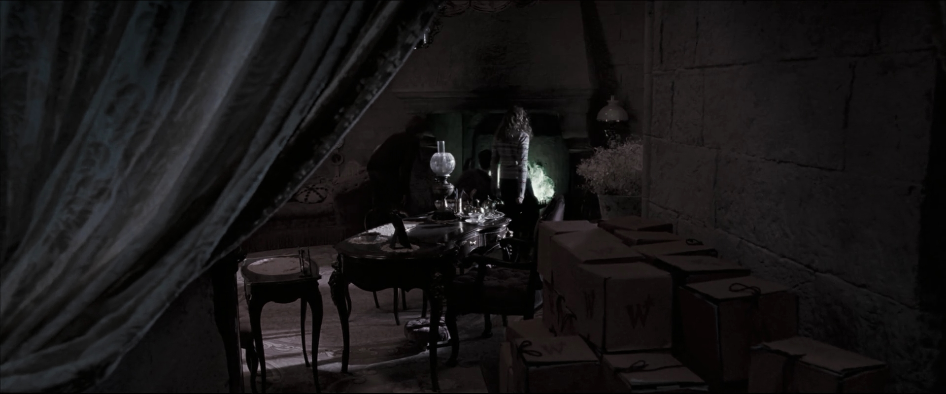 EmmaWatsonFan_dot_nl-HarryPotterAndTheOrderOfThePhoenix5788.jpg