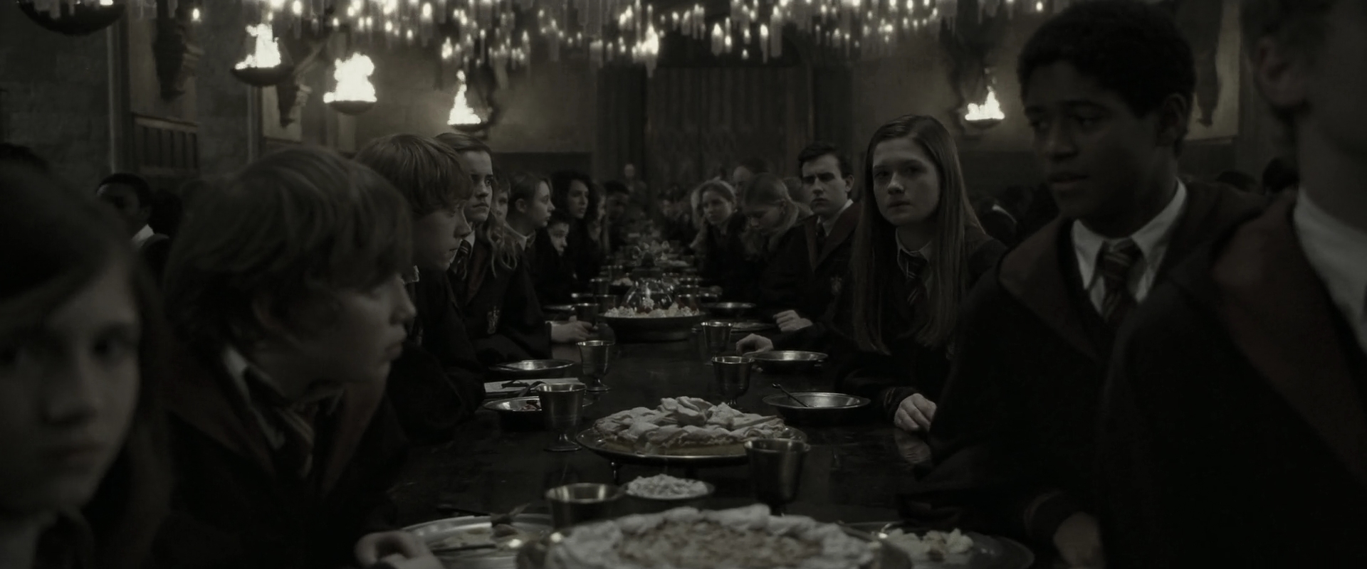 EmmaWatsonFan_dot_nl-HarryPotterAndTheHalfBloodPrince1813.jpg
