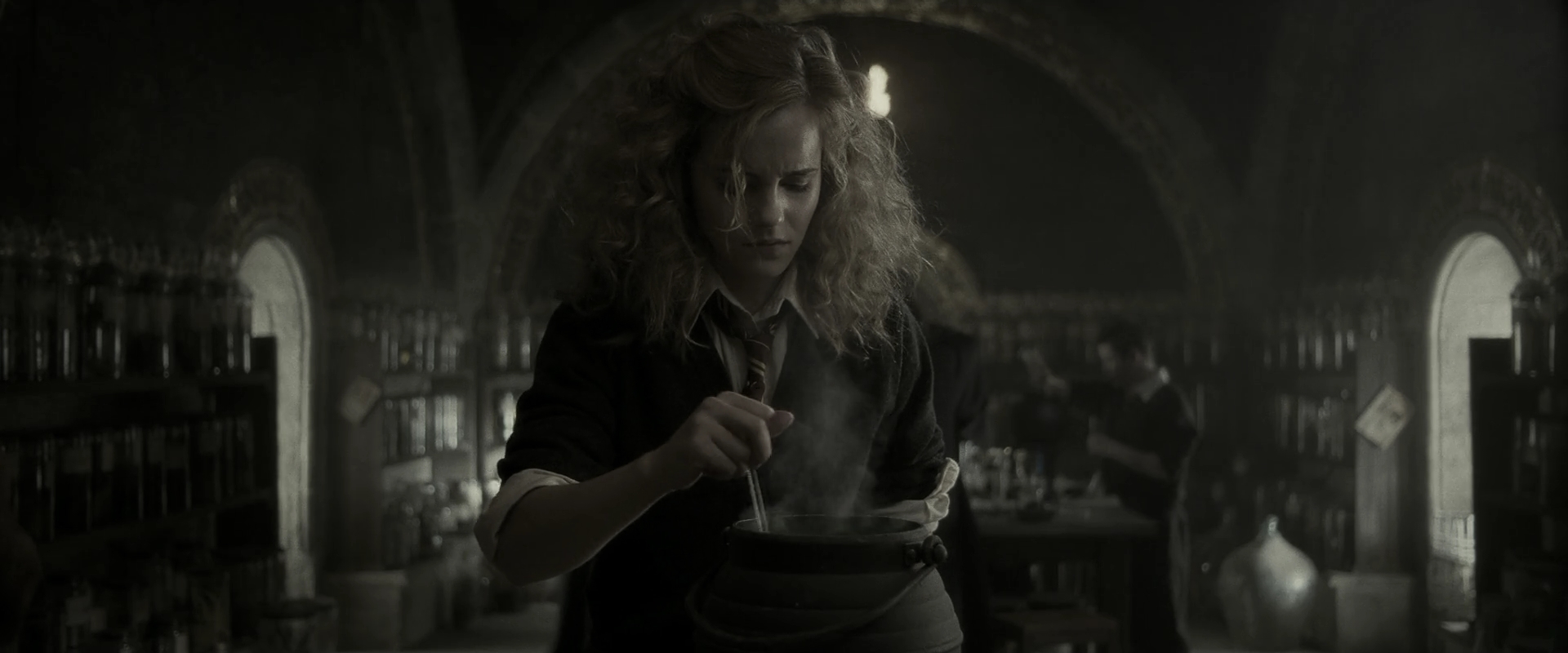 EmmaWatsonFan_dot_nl-HarryPotterAndTheHalfBloodPrince2146.jpg EmmaWatsonFan_dot_nl-HarryPotterAndTheHalfBloodPrince2146.jpg