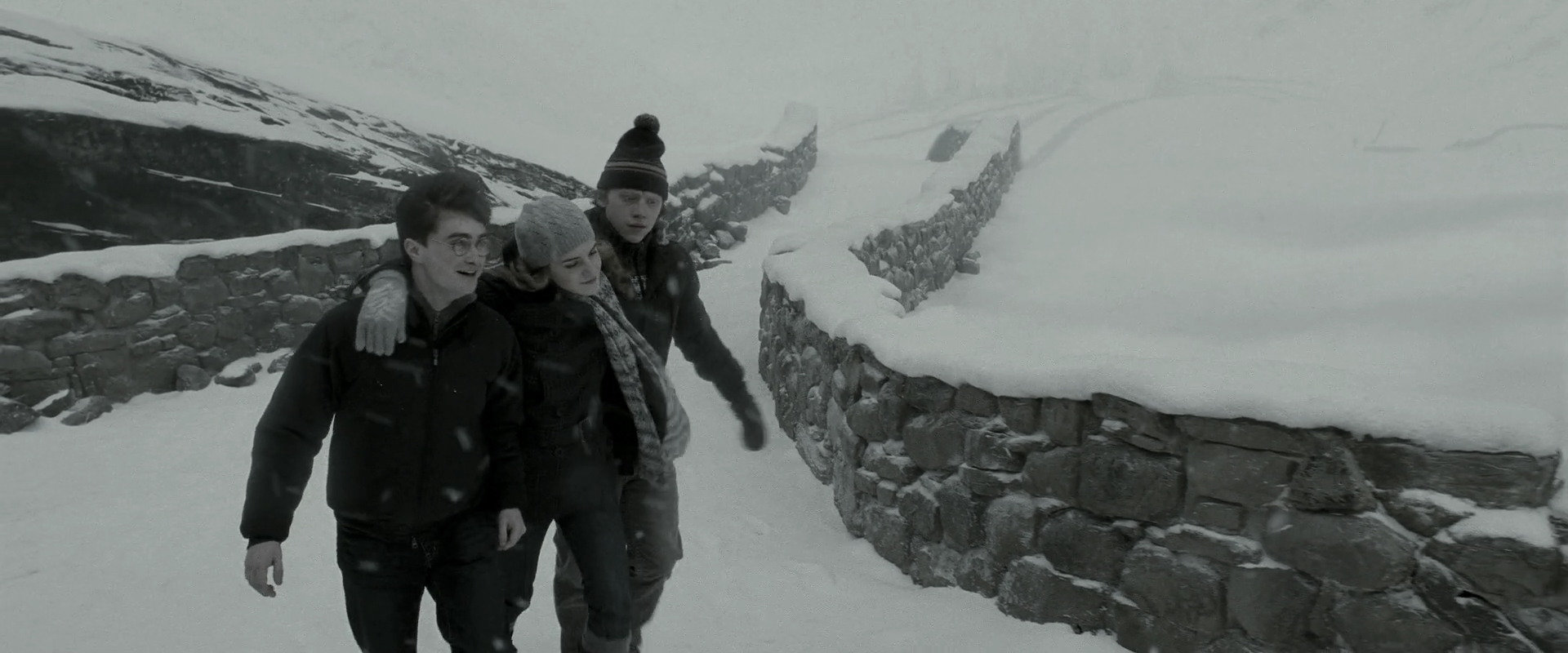 EmmaWatsonFan_dot_nl-HarryPotterAndTheHalfBloodPrince3045.jpg EmmaWatsonFan_dot_nl-HarryPotterAndTheHalfBloodPrince3045.jpg