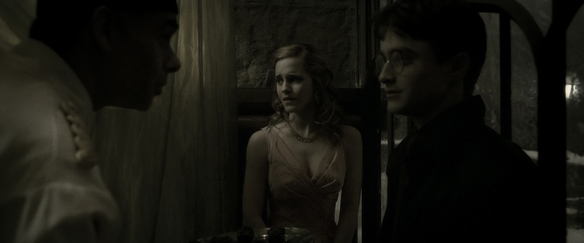 EmmaWatsonFan_dot_nl-HarryPotterAndTheHalfBloodPrince4124.jpg