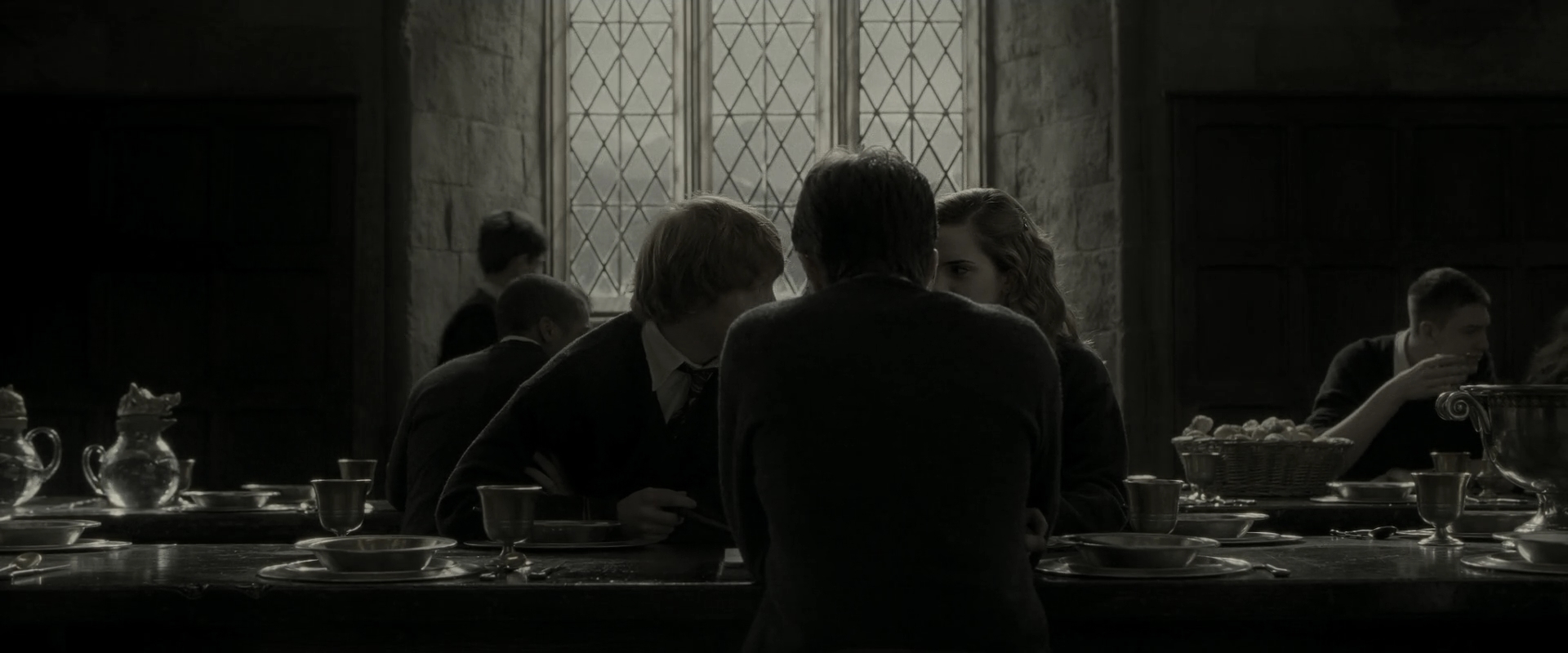 EmmaWatsonFan_dot_nl-HarryPotterAndTheHalfBloodPrince5622.jpg
