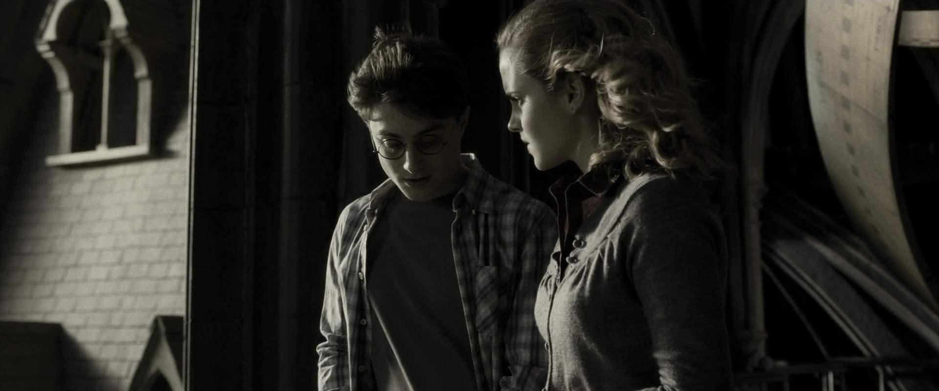 EmmaWatsonFan_dot_nl-HarryPotterAndTheHalfBloodPrince8239.jpg