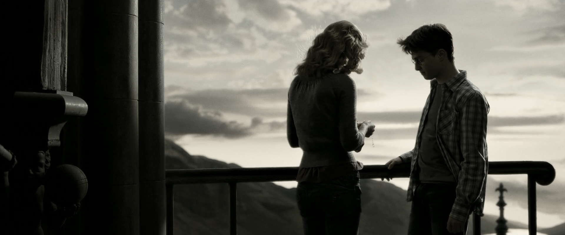 EmmaWatsonFan_dot_nl-HarryPotterAndTheHalfBloodPrince8250.jpg EmmaWatsonFan_dot_nl-HarryPotterAndTheHalfBloodPrince8250.jpg