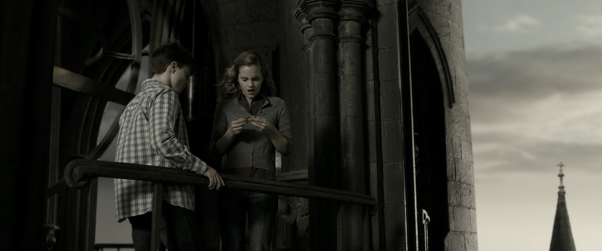 EmmaWatsonFan_dot_nl-HarryPotterAndTheHalfBloodPrince8257.jpg