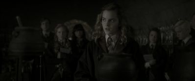 EmmaWatsonFan_dot_nl-HarryPotterAndTheHalfBloodPrince1982.jpg