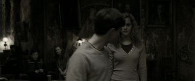 EmmaWatsonFan_dot_nl-HarryPotterAndTheHalfBloodPrince2849.jpg