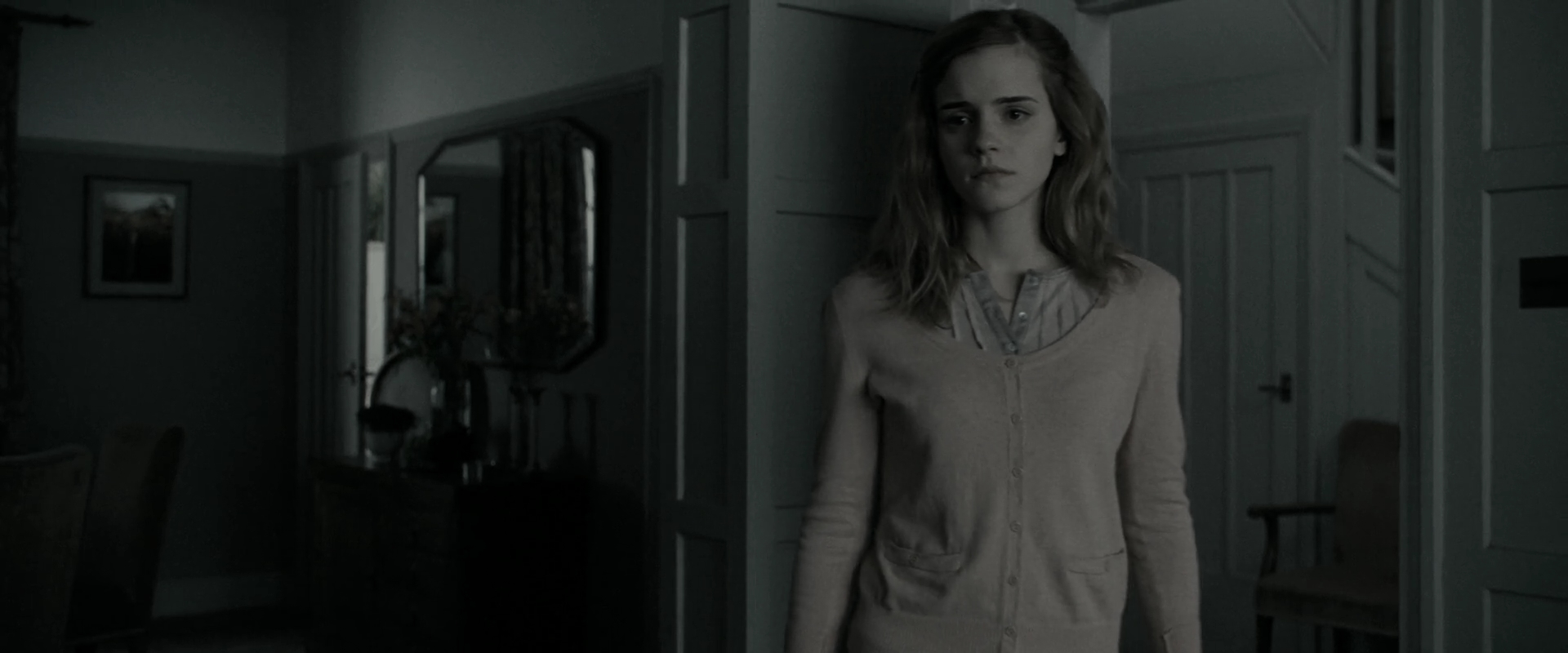 EmmaWatsonFan_dot_nl-HarryPotterAndTheDeathlyHallowsPart1-0125.jpg EmmaWatsonFan_dot_nl-HarryPotterAndTheDeathlyHallowsPart1-0125.jpg