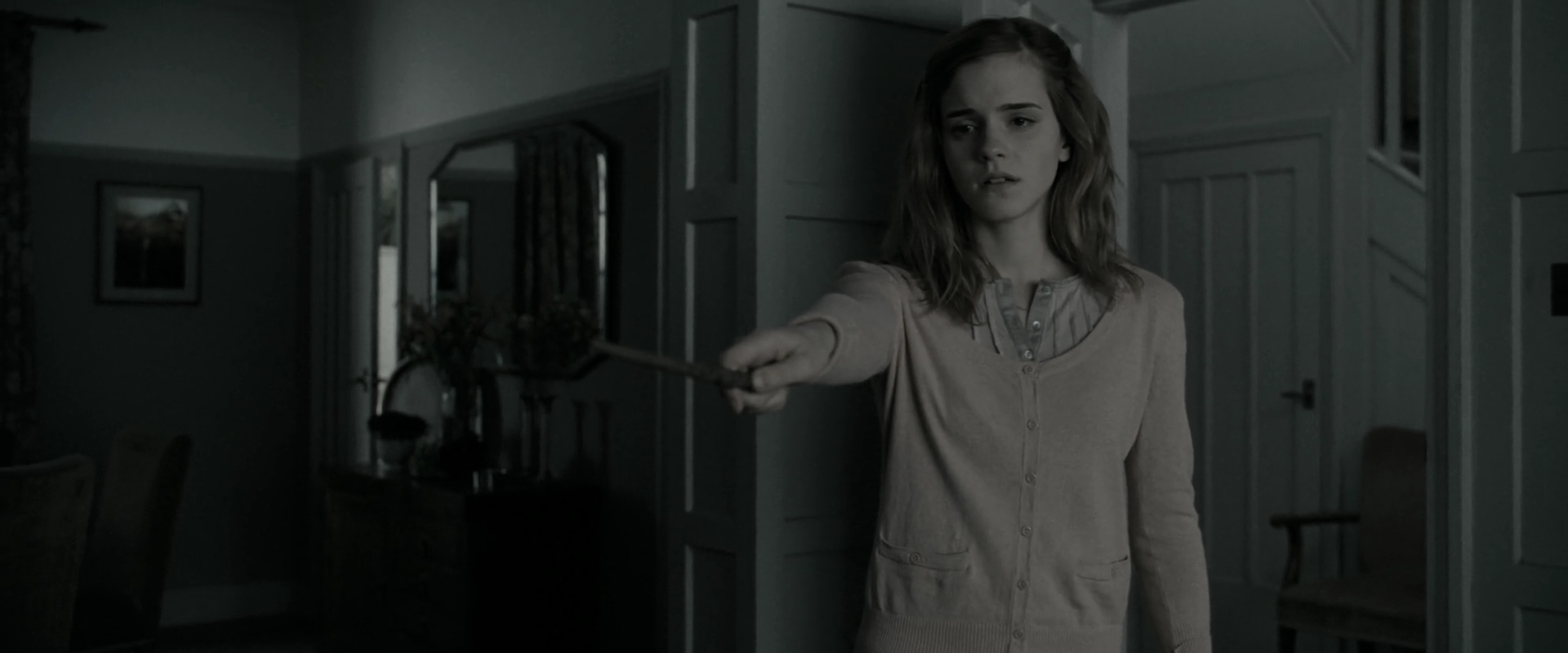 EmmaWatsonFan_dot_nl-HarryPotterAndTheDeathlyHallowsPart1-0134.jpg
