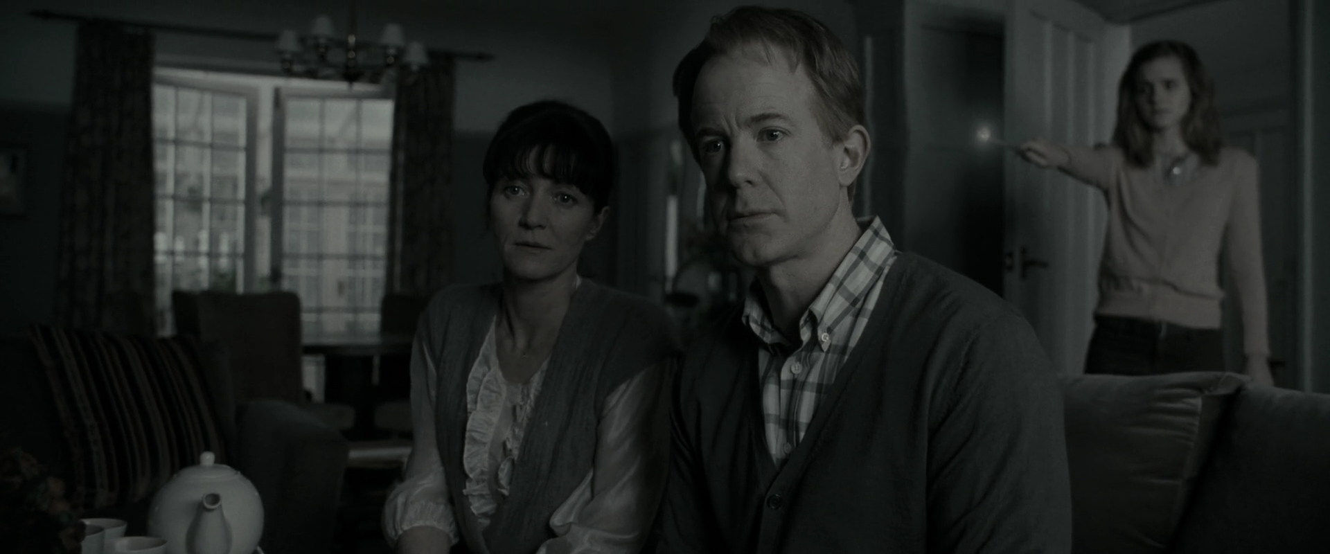 EmmaWatsonFan_dot_nl-HarryPotterAndTheDeathlyHallowsPart1-0140.jpg EmmaWatsonFan_dot_nl-HarryPotterAndTheDeathlyHallowsPart1-0140.jpg