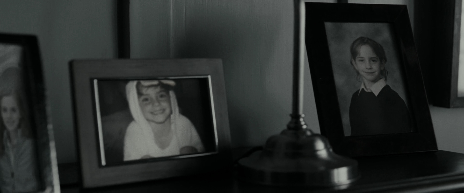 EmmaWatsonFan_dot_nl-HarryPotterAndTheDeathlyHallowsPart1-0153.jpg EmmaWatsonFan_dot_nl-HarryPotterAndTheDeathlyHallowsPart1-0153.jpg