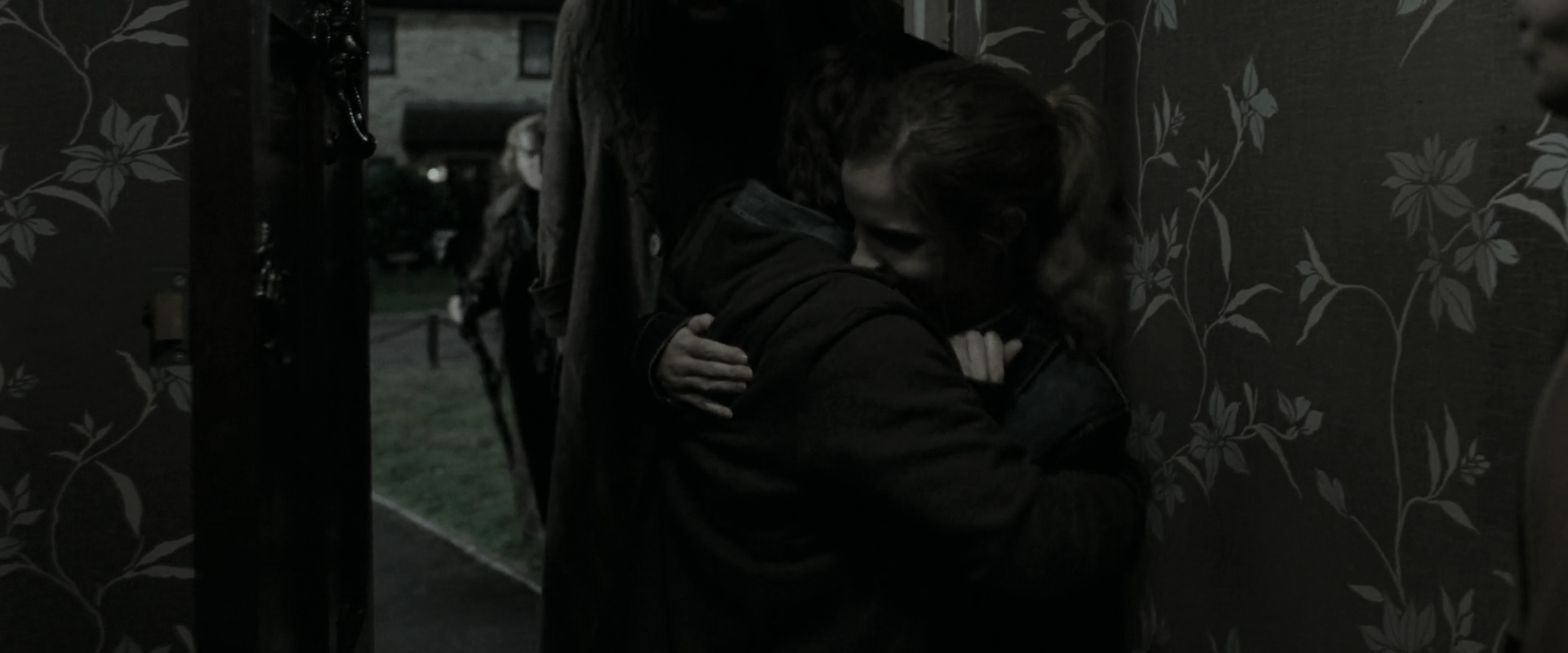 EmmaWatsonFan_dot_nl-HarryPotterAndTheDeathlyHallowsPart1-0661.jpg EmmaWatsonFan_dot_nl-HarryPotterAndTheDeathlyHallowsPart1-0661.jpg