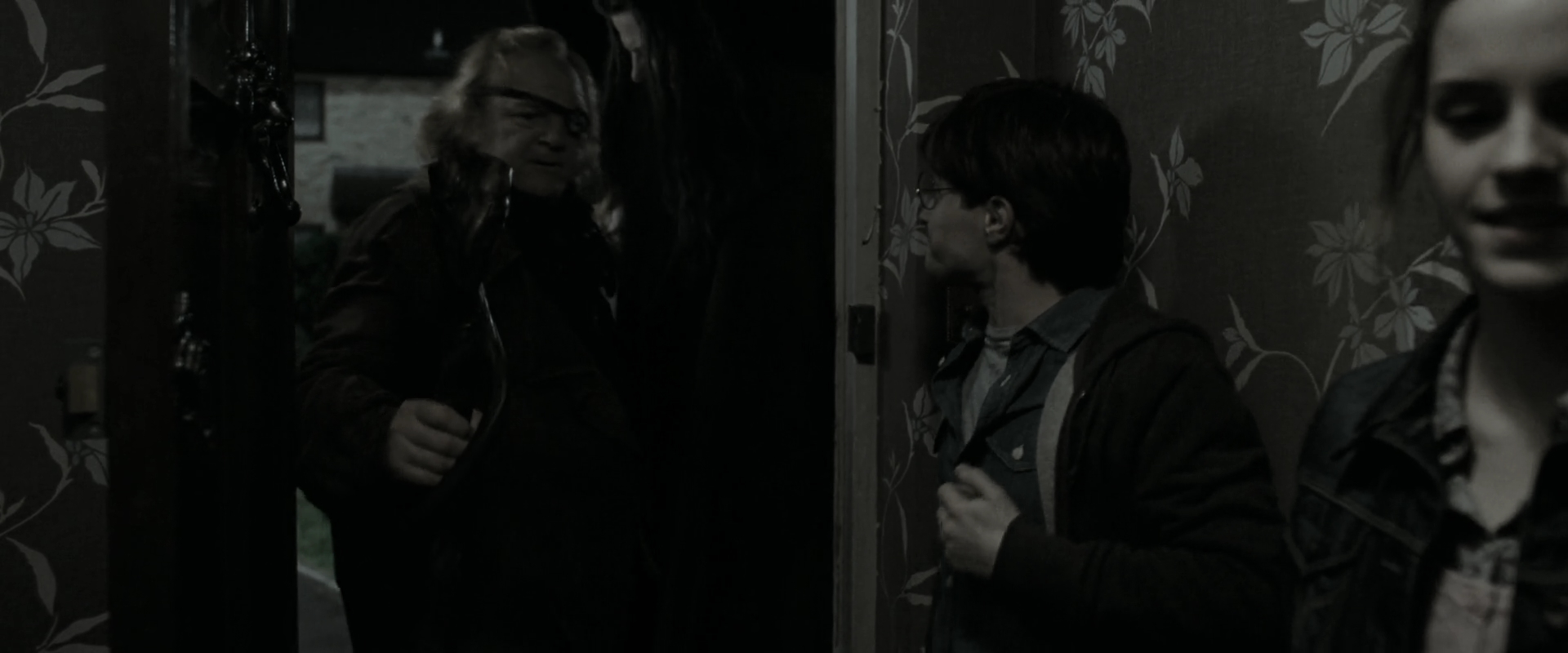 EmmaWatsonFan_dot_nl-HarryPotterAndTheDeathlyHallowsPart1-0664.jpg EmmaWatsonFan_dot_nl-HarryPotterAndTheDeathlyHallowsPart1-0664.jpg