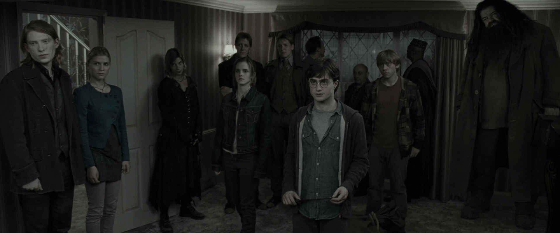 EmmaWatsonFan_dot_nl-HarryPotterAndTheDeathlyHallowsPart1-0719.jpg EmmaWatsonFan_dot_nl-HarryPotterAndTheDeathlyHallowsPart1-0719.jpg