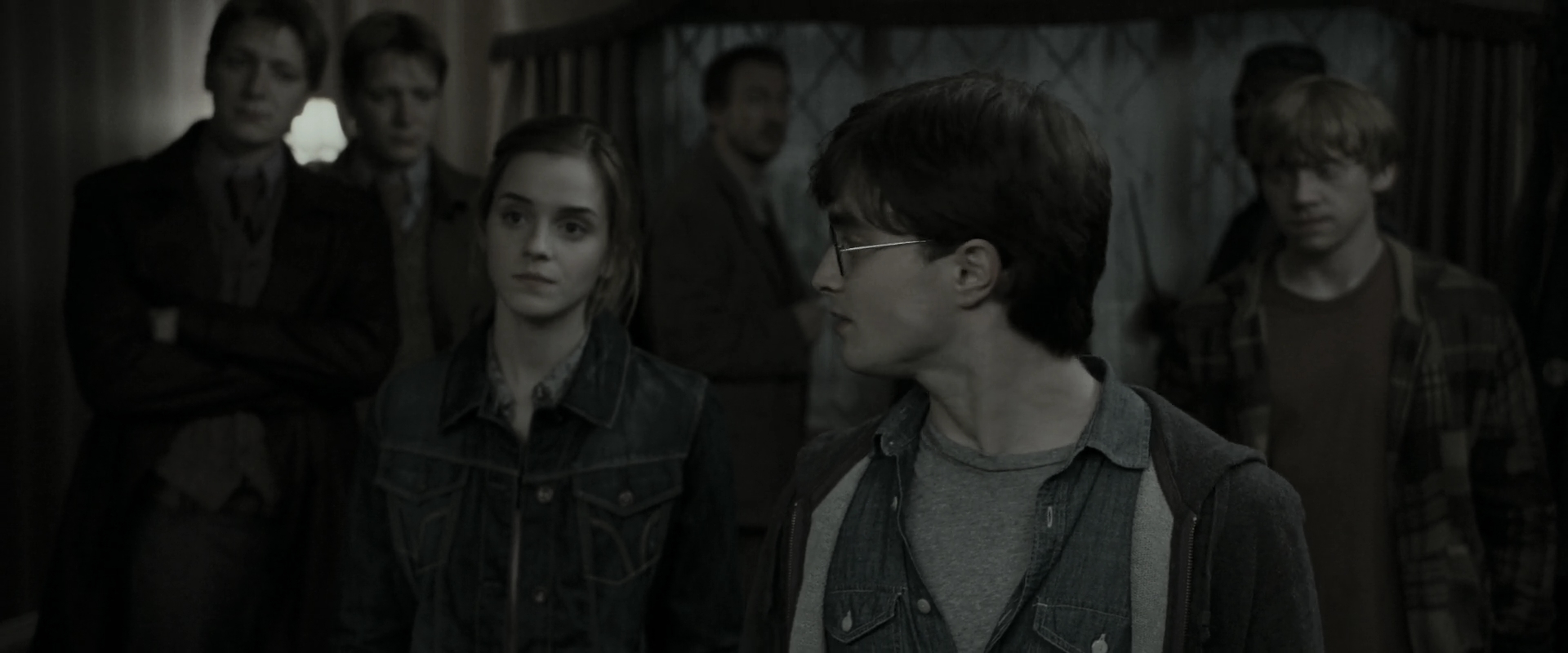 EmmaWatsonFan_dot_nl-HarryPotterAndTheDeathlyHallowsPart1-0734.jpg EmmaWatsonFan_dot_nl-HarryPotterAndTheDeathlyHallowsPart1-0734.jpg