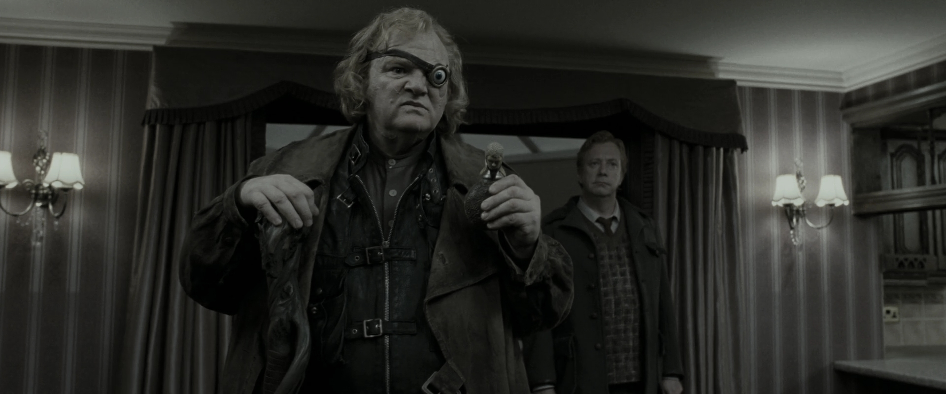 EmmaWatsonFan_dot_nl-HarryPotterAndTheDeathlyHallowsPart1-0736.jpg EmmaWatsonFan_dot_nl-HarryPotterAndTheDeathlyHallowsPart1-0736.jpg