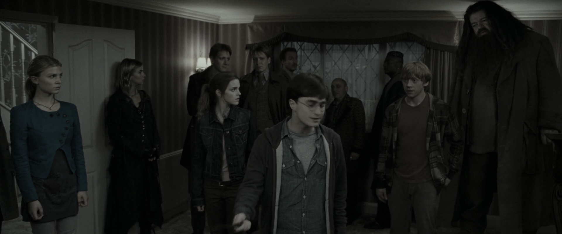 EmmaWatsonFan_dot_nl-HarryPotterAndTheDeathlyHallowsPart1-0739.jpg EmmaWatsonFan_dot_nl-HarryPotterAndTheDeathlyHallowsPart1-0739.jpg