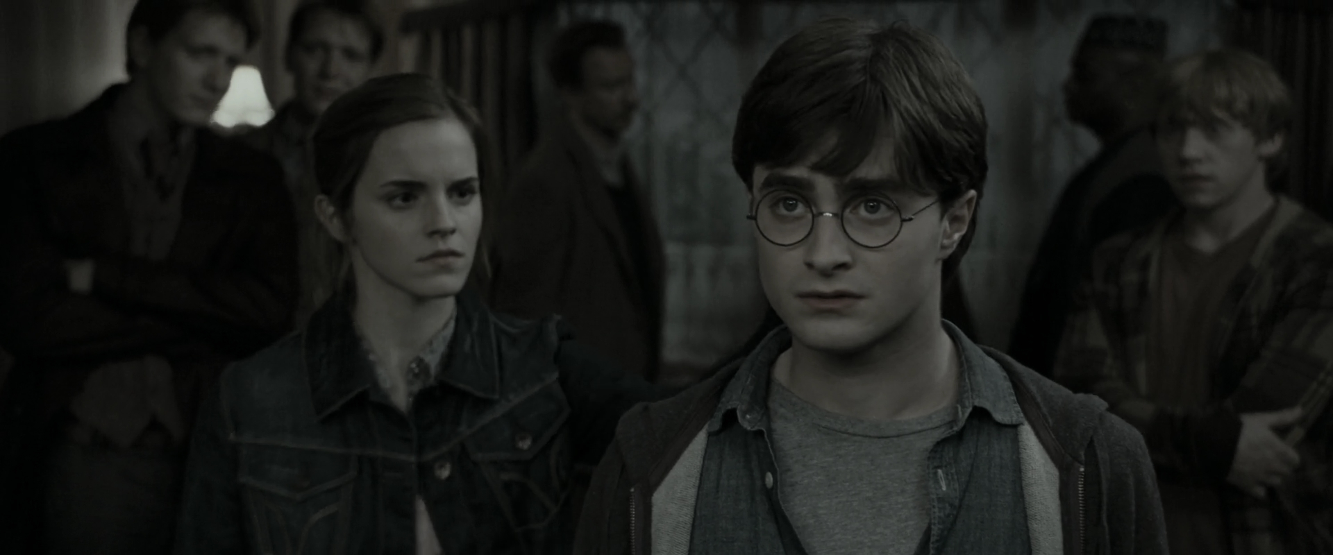 EmmaWatsonFan_dot_nl-HarryPotterAndTheDeathlyHallowsPart1-0765.jpg EmmaWatsonFan_dot_nl-HarryPotterAndTheDeathlyHallowsPart1-0765.jpg