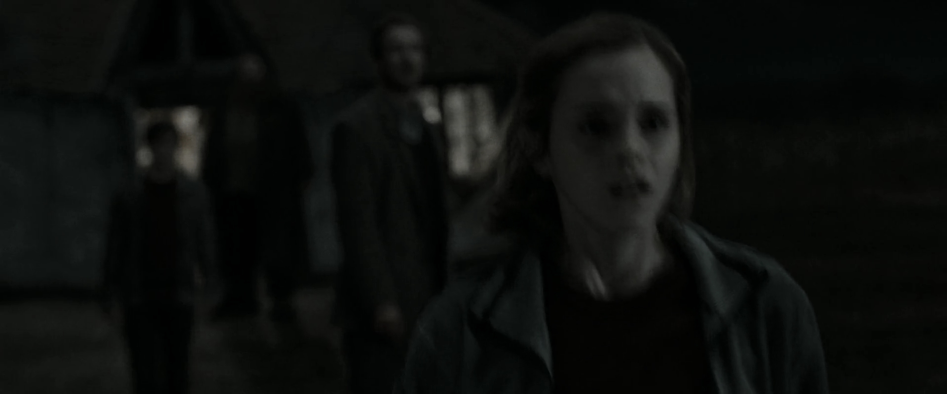 EmmaWatsonFan_dot_nl-HarryPotterAndTheDeathlyHallowsPart1-1227.jpg EmmaWatsonFan_dot_nl-HarryPotterAndTheDeathlyHallowsPart1-1227.jpg