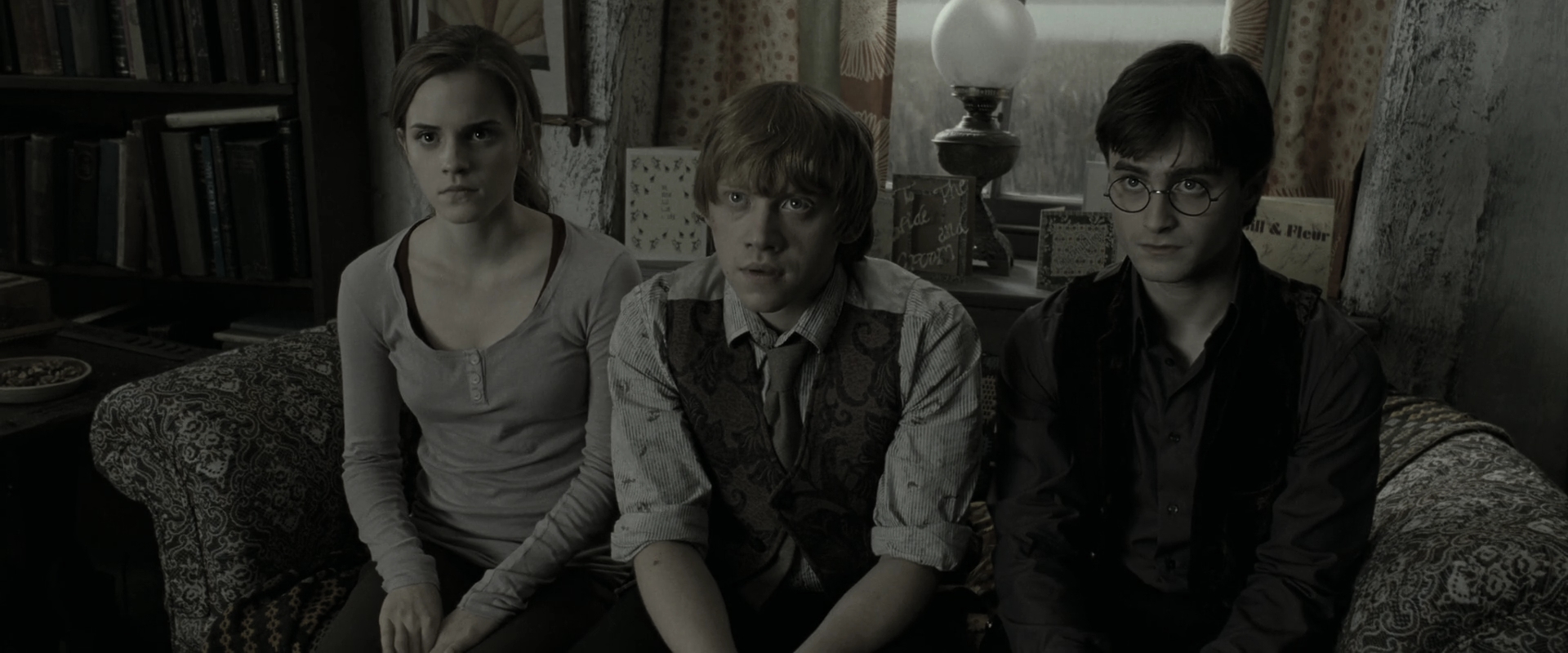 EmmaWatsonFan_dot_nl-HarryPotterAndTheDeathlyHallowsPart1-1648.jpg EmmaWatsonFan_dot_nl-HarryPotterAndTheDeathlyHallowsPart1-1648.jpg