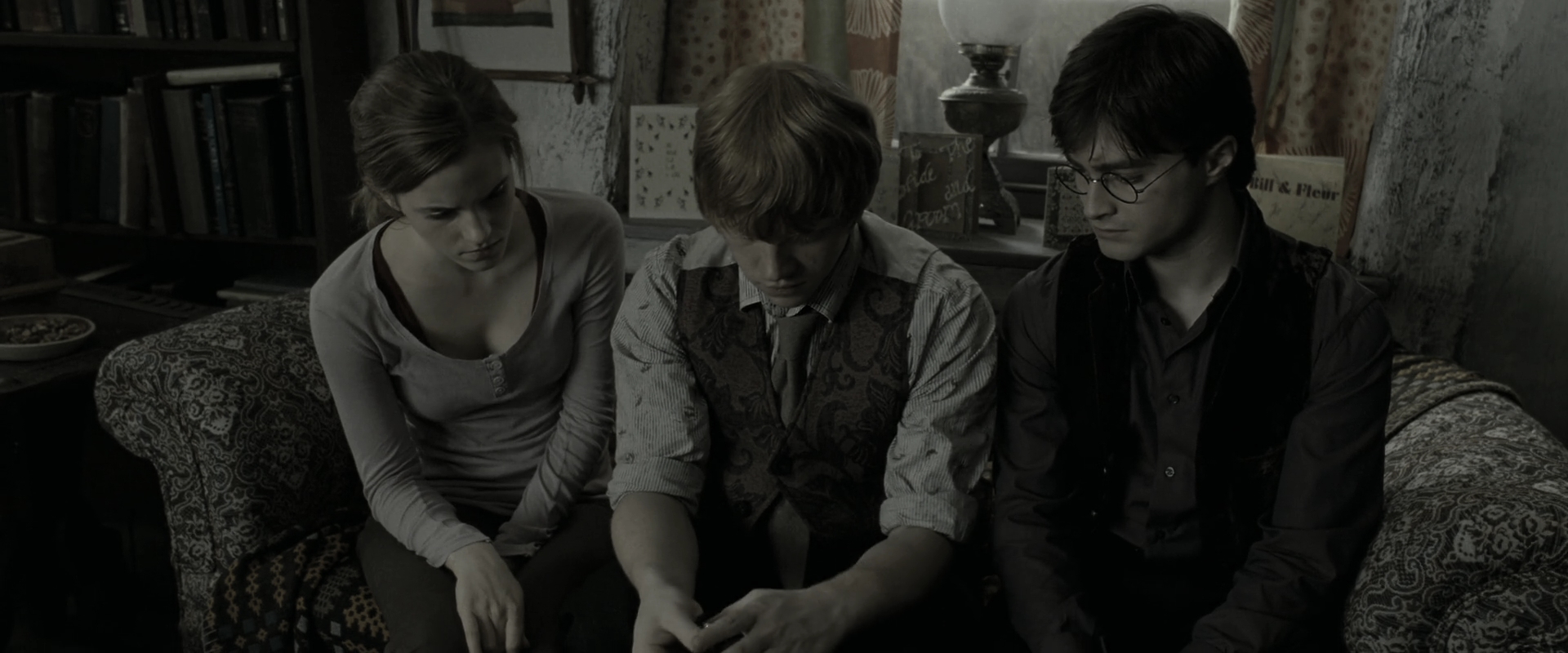 EmmaWatsonFan_dot_nl-HarryPotterAndTheDeathlyHallowsPart1-1692.jpg EmmaWatsonFan_dot_nl-HarryPotterAndTheDeathlyHallowsPart1-1692.jpg