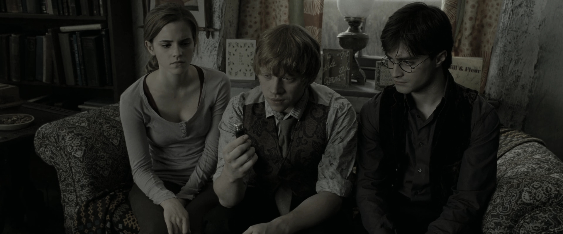 EmmaWatsonFan_dot_nl-HarryPotterAndTheDeathlyHallowsPart1-1698.jpg EmmaWatsonFan_dot_nl-HarryPotterAndTheDeathlyHallowsPart1-1698.jpg