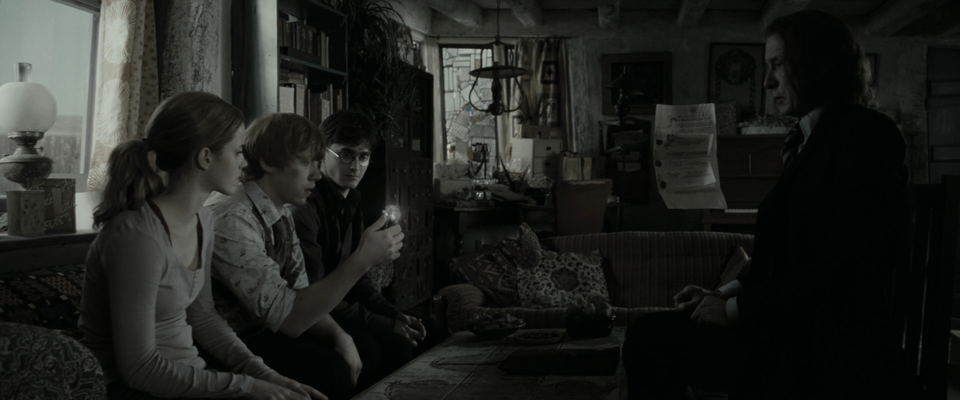 EmmaWatsonFan_dot_nl-HarryPotterAndTheDeathlyHallowsPart1-1706.jpg EmmaWatsonFan_dot_nl-HarryPotterAndTheDeathlyHallowsPart1-1706.jpg