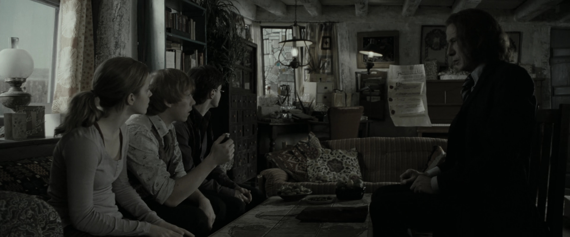 EmmaWatsonFan_dot_nl-HarryPotterAndTheDeathlyHallowsPart1-1711.jpg EmmaWatsonFan_dot_nl-HarryPotterAndTheDeathlyHallowsPart1-1711.jpg