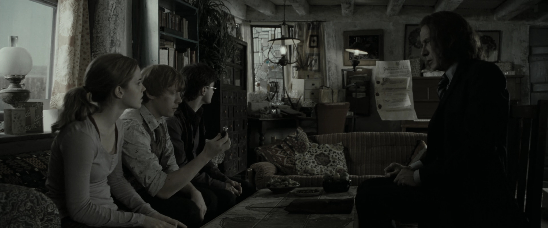 EmmaWatsonFan_dot_nl-HarryPotterAndTheDeathlyHallowsPart1-1712.jpg EmmaWatsonFan_dot_nl-HarryPotterAndTheDeathlyHallowsPart1-1712.jpg