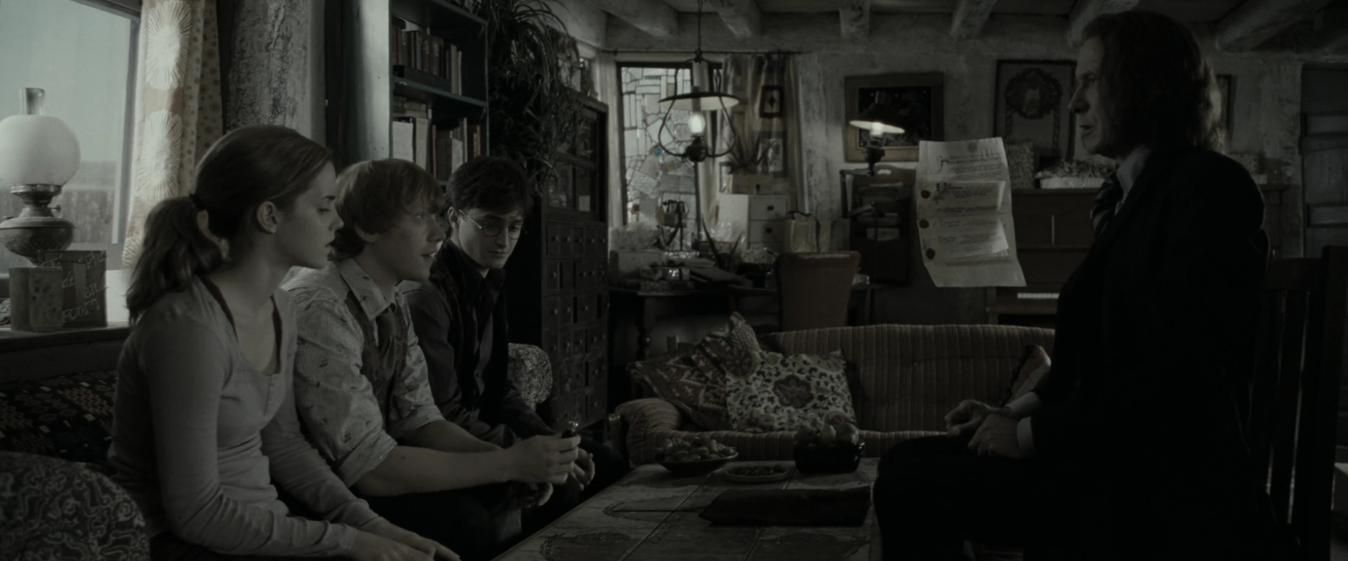 EmmaWatsonFan_dot_nl-HarryPotterAndTheDeathlyHallowsPart1-1714.jpg EmmaWatsonFan_dot_nl-HarryPotterAndTheDeathlyHallowsPart1-1714.jpg