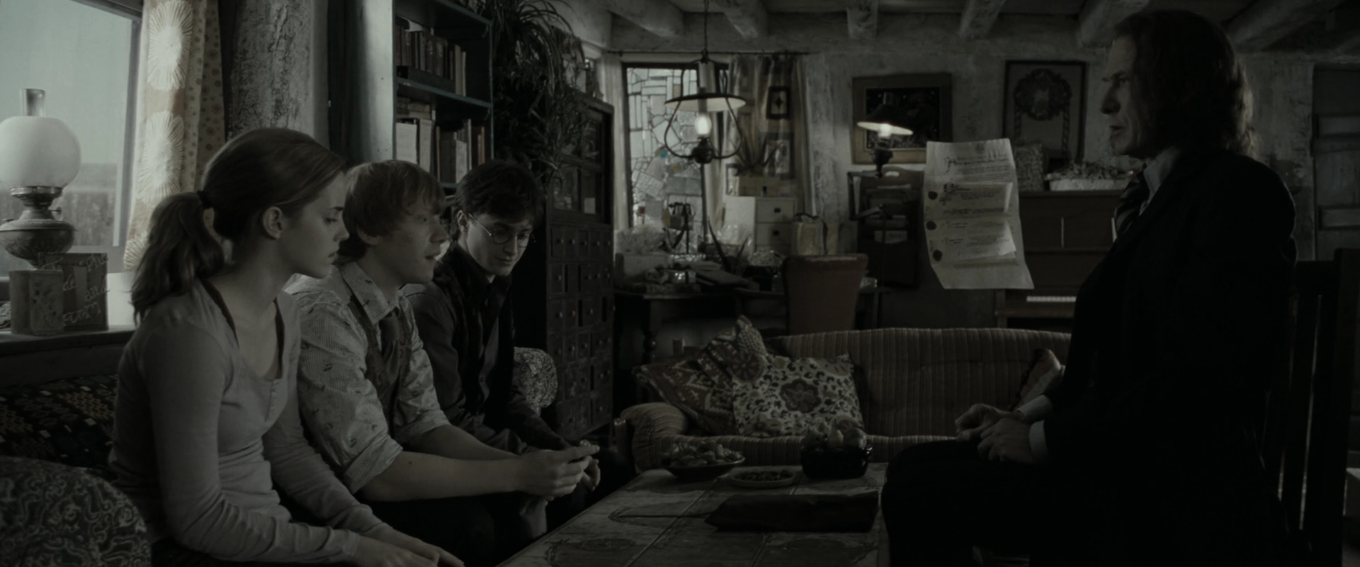 EmmaWatsonFan_dot_nl-HarryPotterAndTheDeathlyHallowsPart1-1715.jpg EmmaWatsonFan_dot_nl-HarryPotterAndTheDeathlyHallowsPart1-1715.jpg