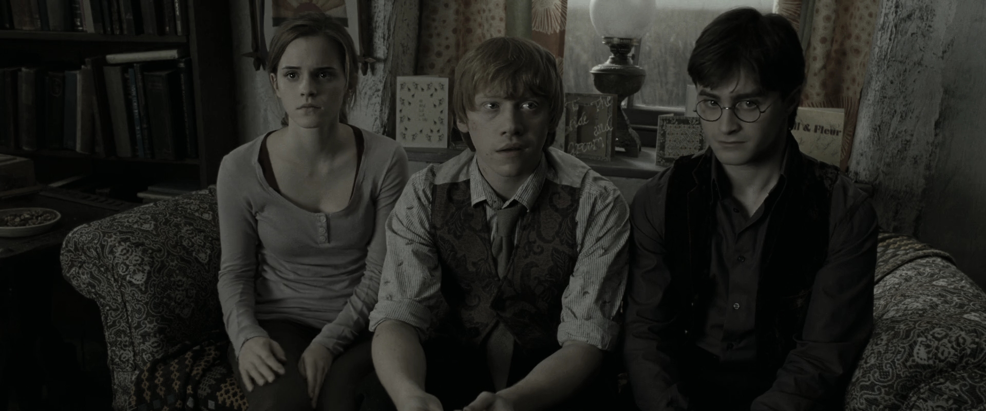 EmmaWatsonFan_dot_nl-HarryPotterAndTheDeathlyHallowsPart1-1717.jpg EmmaWatsonFan_dot_nl-HarryPotterAndTheDeathlyHallowsPart1-1717.jpg
