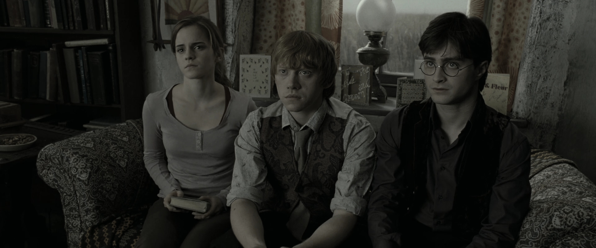 EmmaWatsonFan_dot_nl-HarryPotterAndTheDeathlyHallowsPart1-1813.jpg EmmaWatsonFan_dot_nl-HarryPotterAndTheDeathlyHallowsPart1-1813.jpg