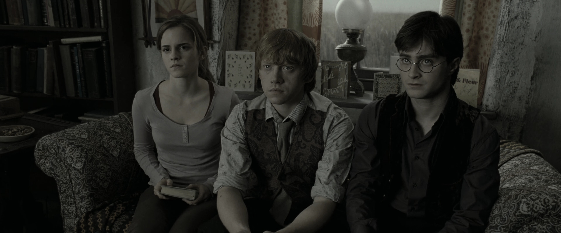 EmmaWatsonFan_dot_nl-HarryPotterAndTheDeathlyHallowsPart1-1814.jpg EmmaWatsonFan_dot_nl-HarryPotterAndTheDeathlyHallowsPart1-1814.jpg