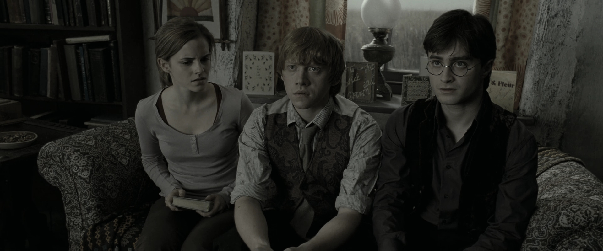 EmmaWatsonFan_dot_nl-HarryPotterAndTheDeathlyHallowsPart1-1822.jpg EmmaWatsonFan_dot_nl-HarryPotterAndTheDeathlyHallowsPart1-1822.jpg