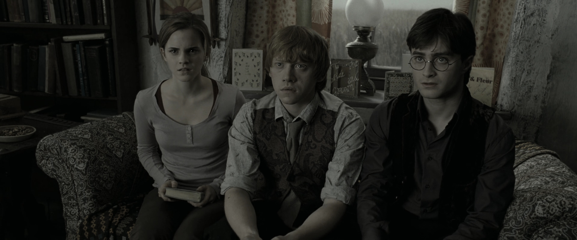 EmmaWatsonFan_dot_nl-HarryPotterAndTheDeathlyHallowsPart1-1825.jpg EmmaWatsonFan_dot_nl-HarryPotterAndTheDeathlyHallowsPart1-1825.jpg