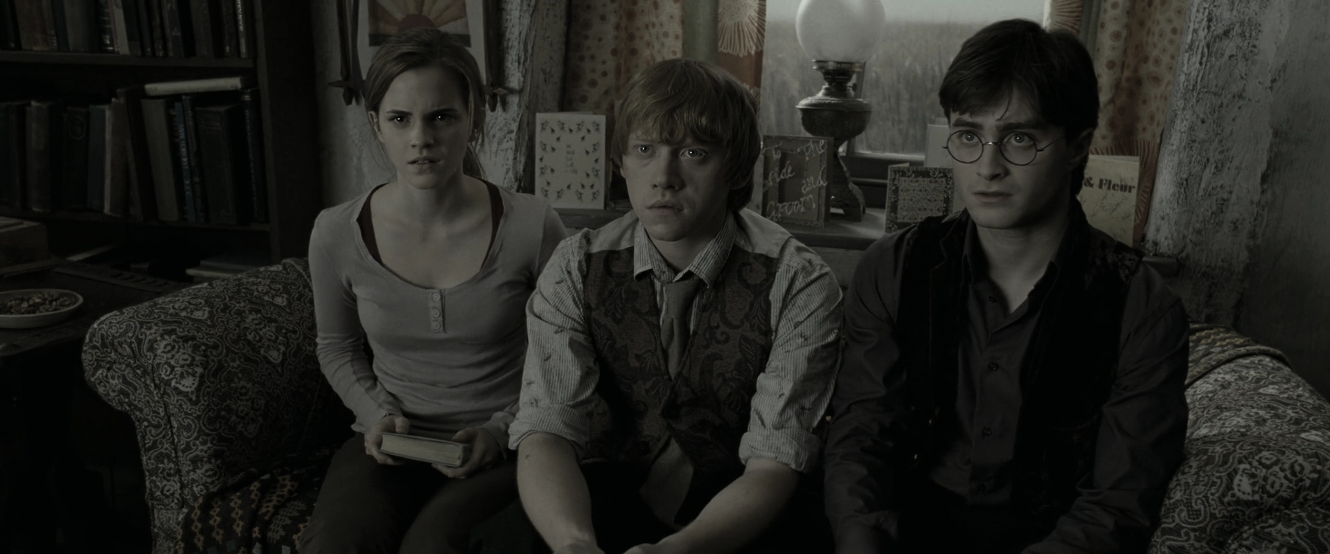 EmmaWatsonFan_dot_nl-HarryPotterAndTheDeathlyHallowsPart1-1826.jpg EmmaWatsonFan_dot_nl-HarryPotterAndTheDeathlyHallowsPart1-1826.jpg