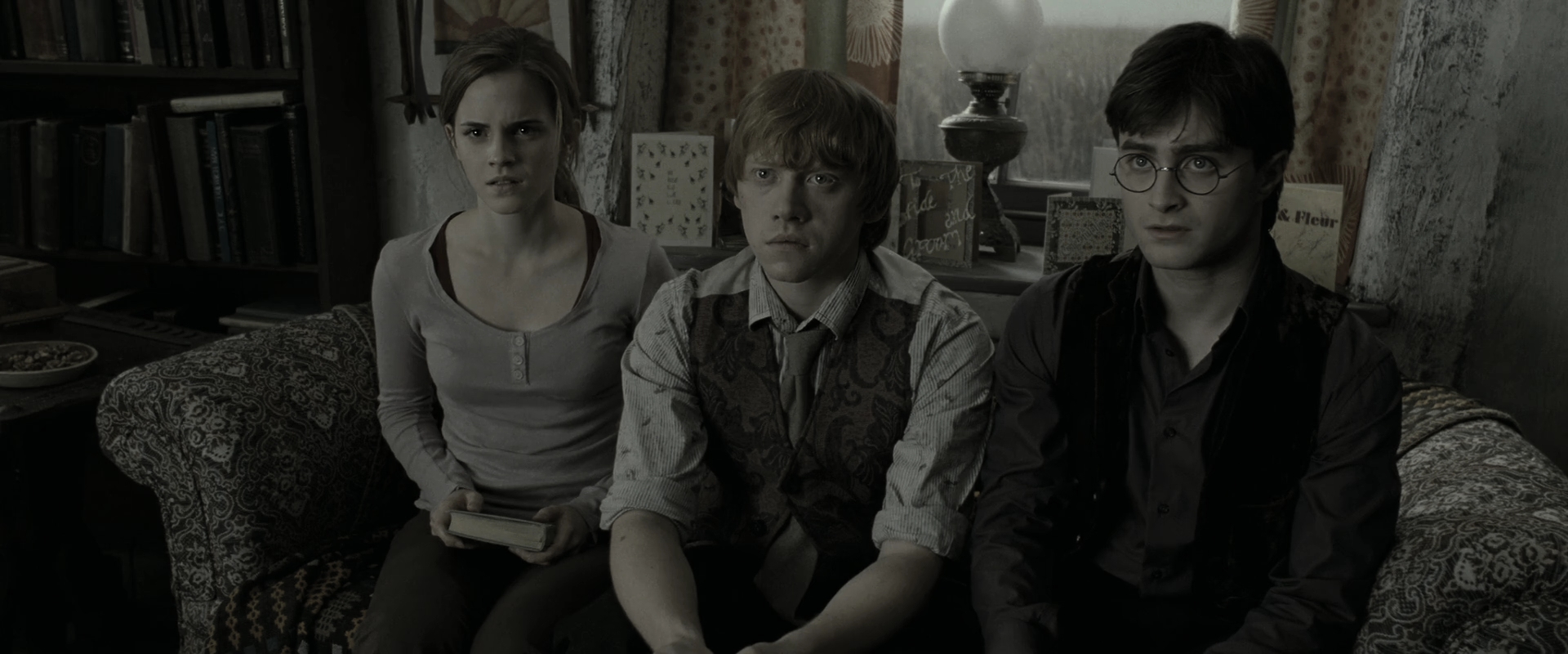 EmmaWatsonFan_dot_nl-HarryPotterAndTheDeathlyHallowsPart1-1830.jpg EmmaWatsonFan_dot_nl-HarryPotterAndTheDeathlyHallowsPart1-1830.jpg